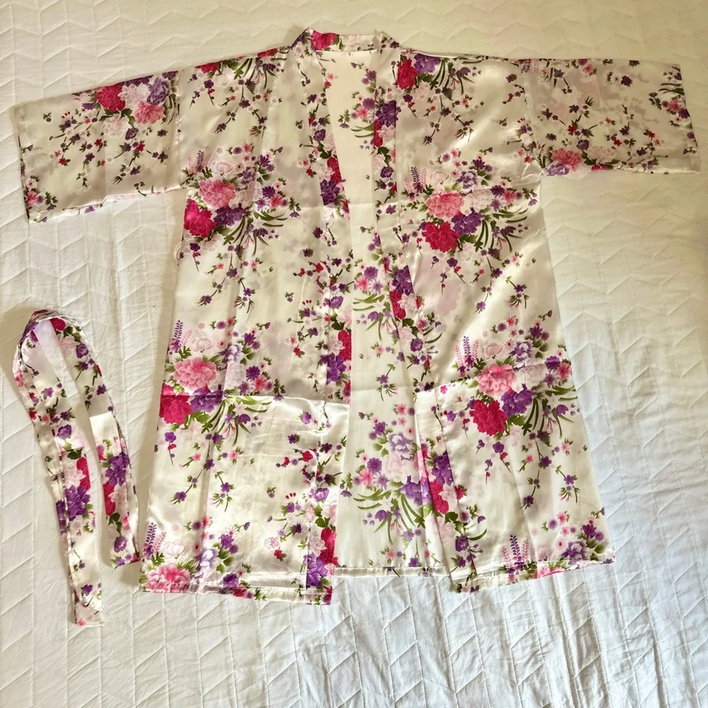Kimono Floral Robe - Picture 1 of 3